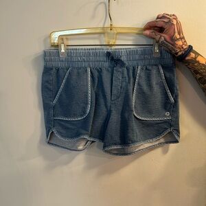 90 Degrees size small shorts